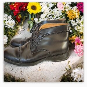 TOD'S-Authentic-Black Leather Suede Thread -Grooved RubberSole AnkleBoot Sz7 EUC